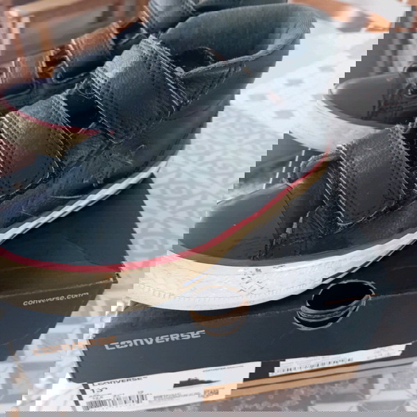 Converse junior 31 νουμερο!!!