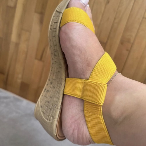 Envie Shoes yellow platform sandals like new, size 38
