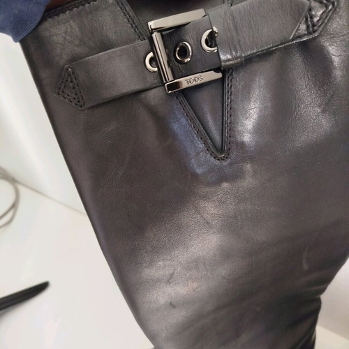 Tod's leather boots like new, black