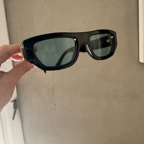 Gucci sunglasses new with acetate frame and light green lens