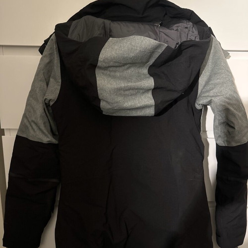 The North Face women's winter and waterproof jacket like new