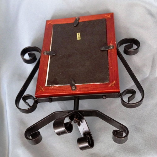 Rotating wooden photo frame with metal decorative base like new