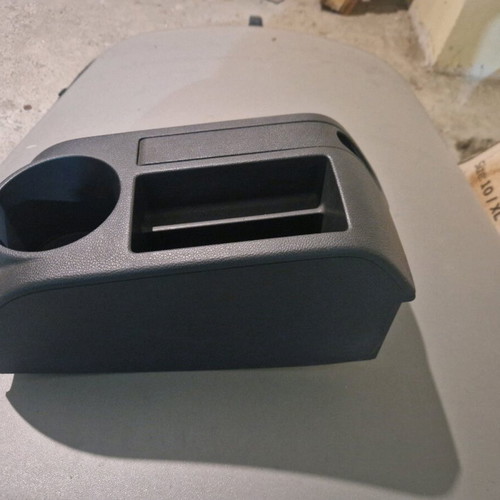 Middle cup holder used with handbrake slot for Golf 5