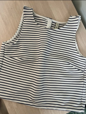 Μπλουζάκι crop top Zara σχεδόν αφόρετο, ρίγες μπλε λευκό, νούμερο S