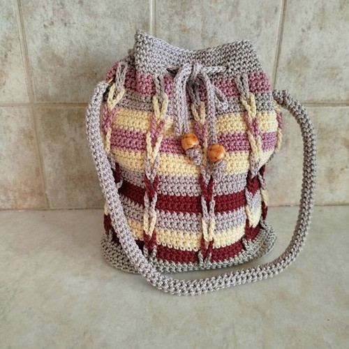 Handmade knitted women's shoulder bag new