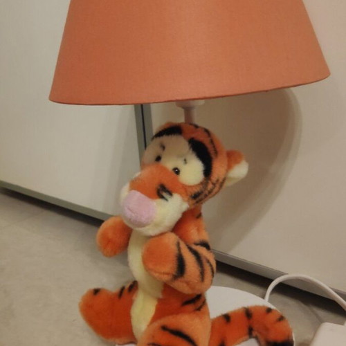 Winnie the Pooh children's table lamp like new