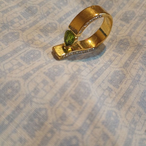Ring with diamonds and green zircon, new