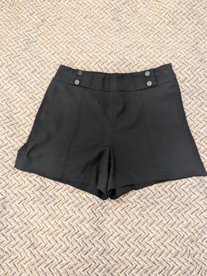 Zara high-waist winter shorts like new, black, size L