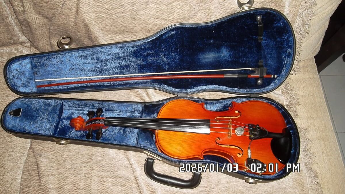 Karl Hofner 7 4/4 Violin like new with… - € 400,00 - Vendora.cy