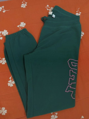GAP green tracksuit like new with elastic and fleece lining