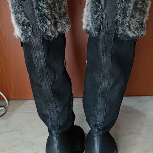 Caprice boots used with fur lining, size 40, black