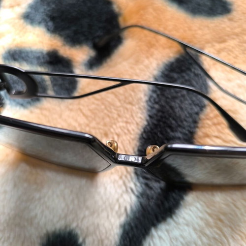 Dior 30Montaigne sunglasses used, black acetate frame