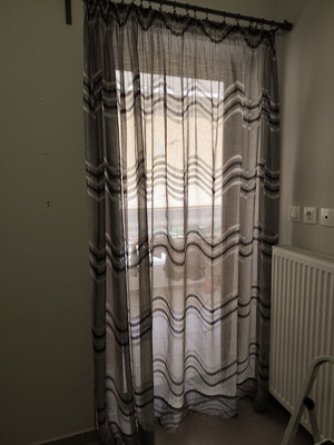 Curtain used, in very good condition