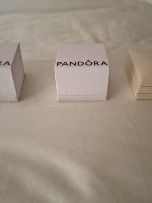 Jewelry boxes Pandora set of 2, like new