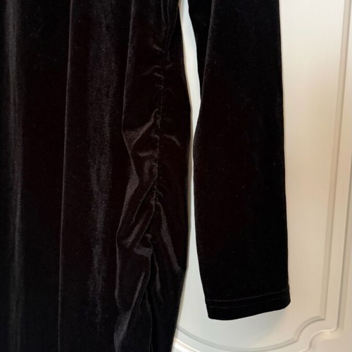 Velvet dress Shein black like new with side ruching