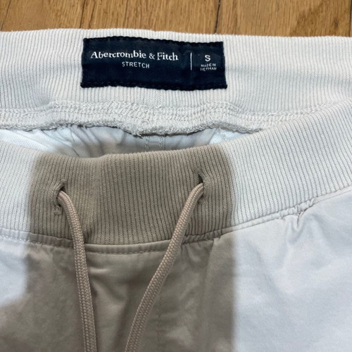 Abercrombie & Fitch shorts size S like new, beige