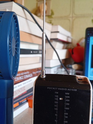 Vintage Phillips Pocket Radio AE1530 used with detachable antenna and headphone jack