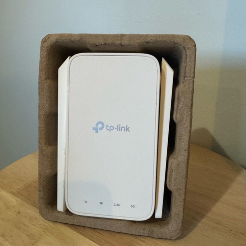 Tp-link AC1200 Wi-Fi Extender model RE315 like new