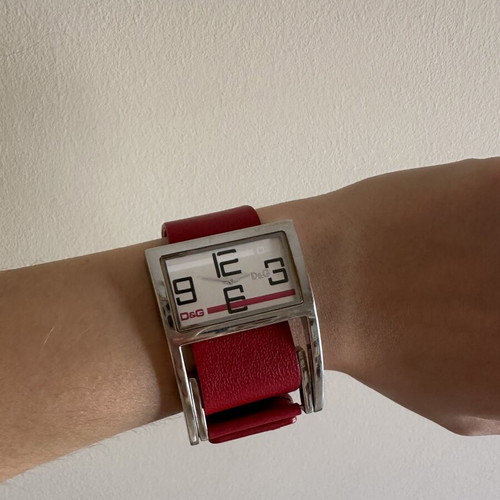 D&G vintage wristwatch red leather strap like new