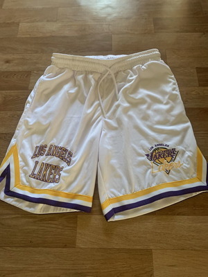 Hardwood Classics NBA Los Angeles Lakers shorts like new, size XXL