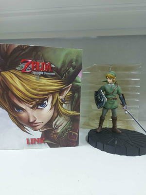 Legend of Zelda Twilight Princess Dark Horse Link figure used with box