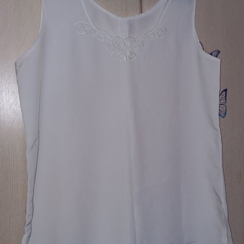 Satin blouse size 40 large like new, white