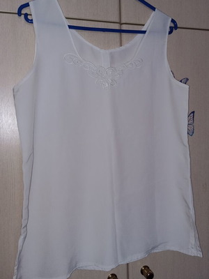 Satin blouse size 40 large like new, white