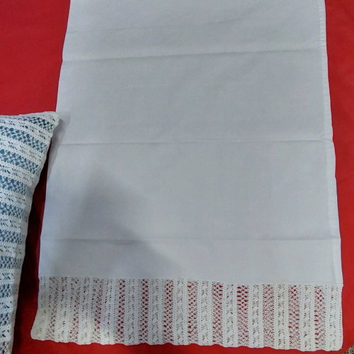 White pillowcases new, set of 2, 60x43cm with vintage crochet lace