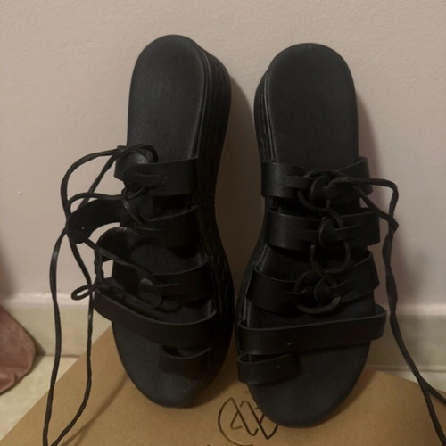 Lace-up sandals like new, size 39, black