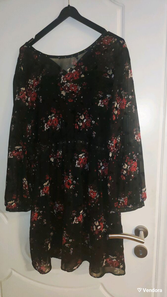 zara black dress with red flowers Zara Red Pink and Black Floral Print Maxi Dress