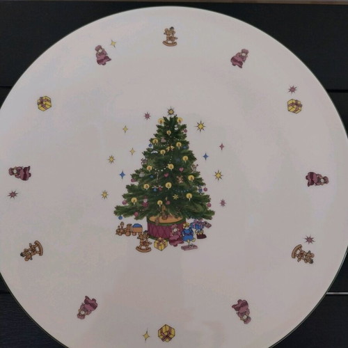 Christmas cake stand with foot, Ionia