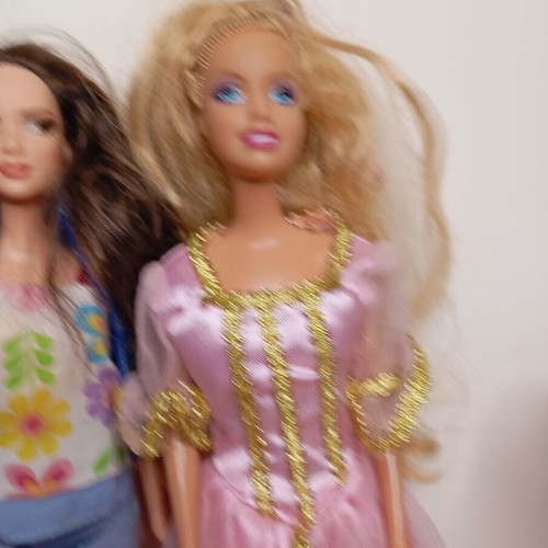 Barbie doll set of 3 used with clothes