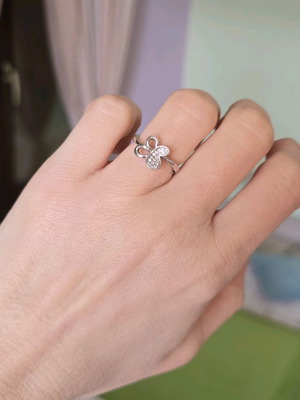 Silver 925 ring with butterfly design like new
