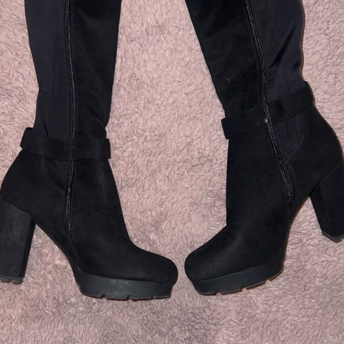 Black boots like new, size 40, knee-high