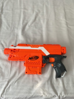 Elite Air Strike Nerf αυτόματο εξάσφαιρο μεταχειρισμένο με γεμιστήρα και μπαταρίες