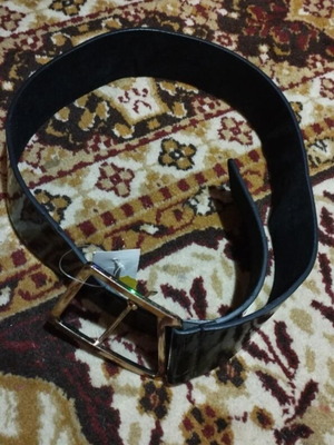 Γυναικεία μαύρη γυαλιστερή ζώνη καινούργια, μήκος 94 εκ