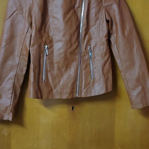 Women's leatherette jacket cinnamon color like new, thin seasonal