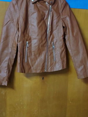 Women's leatherette jacket cinnamon color like new, thin seasonal