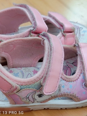 Disney sandals size 26 used with lights, pink