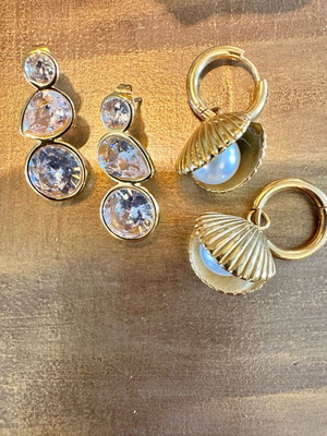 Earrings stainless steel like new