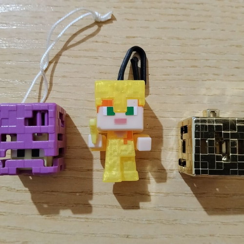 Minecraft Kinder toy pack