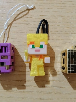 Minecraft Kinder toy pack