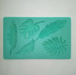 Set of three silicone molds like new