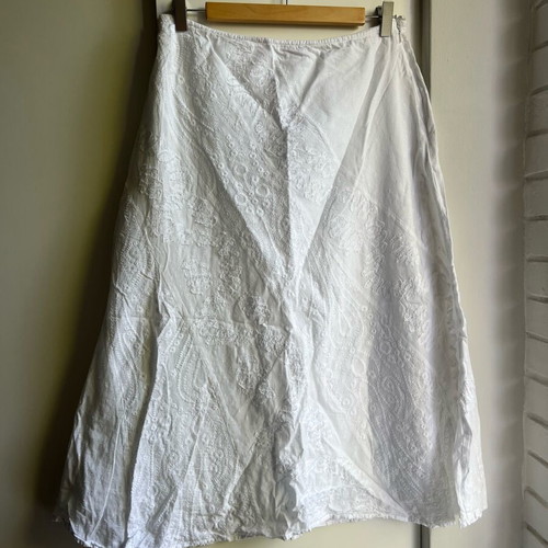 Mark and Spencer women's midi skirt like new, white, size L