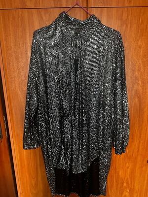 Shirt with sequins like new, loose fit, silver