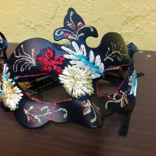Carnival masks new, pack of 2 from Jumbo