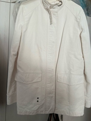 Benetton spring trench coat size M like new, white