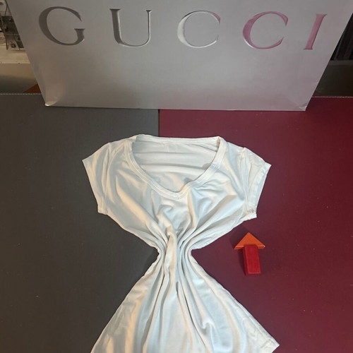 White women's V-neck top with cap sleeves, like new, size S