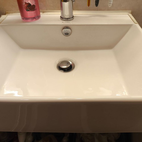 Pyramis Bathroom Sink like new, wall-mounted