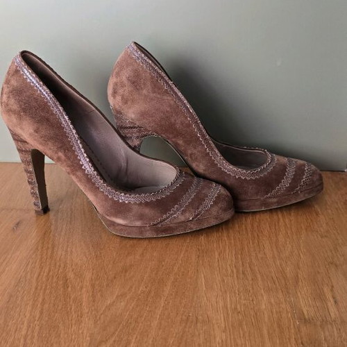 Salvatore Ferragamo women's brown pumps size 36.5 used